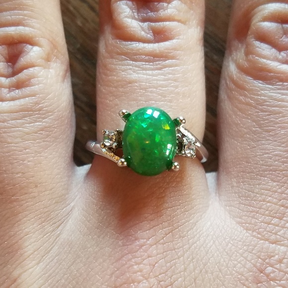 NWOT Stunning Green Triplet Opal Ring - Picture 3 of 6